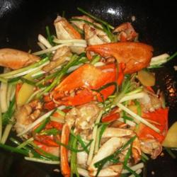 姜葱炒肉蟹的做法[图]