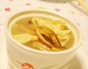 腐竹金针菜鱼汤
