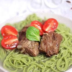 排骨菠菜清汤面的做法[图]