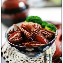 笋干卤肉煲的做法[图]