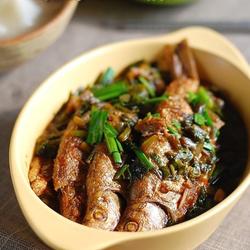 雪菜烧餐条鱼的做法[图]
