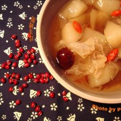 雪梨银耳甜汤的做法[图]