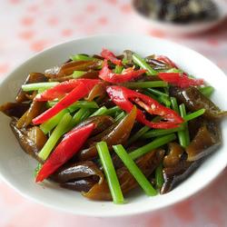 茼蒿拌黄金海茸条的做法[图]