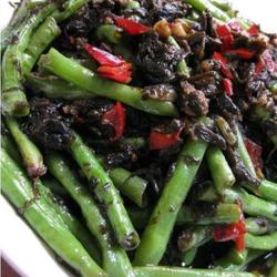 榄莱肉末炒豆角的做法[图]