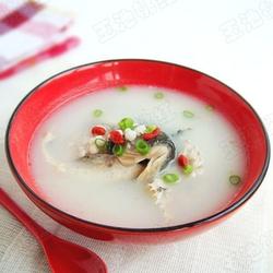奶白鲫鱼薏米汤的做法[图]