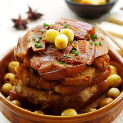 荔浦芋莲子扣肉的做法[图]