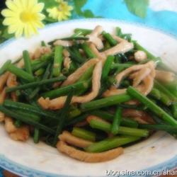 肉丝炒韭苔的做法[图]