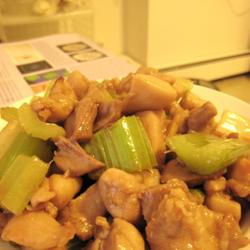 甜辣鸡丁的做法[图]