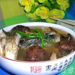 花菇豆腐炖河鲤的做法[图]