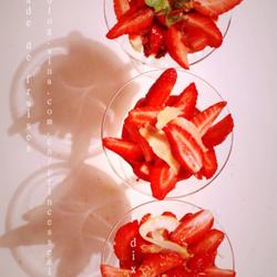 糖渍草莓沙拉的做法[图]