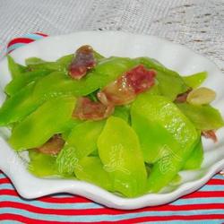 腊肠炒莴笋的做法[图]