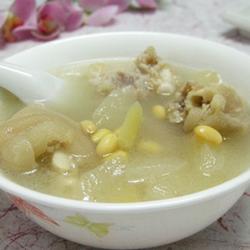 雪梨黄豆猪手汤的做法[图]