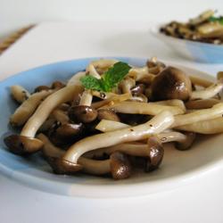 橄榄油煎蟹味菇的做法[图]
