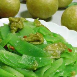 莴苣炒油面筋的做法[图]