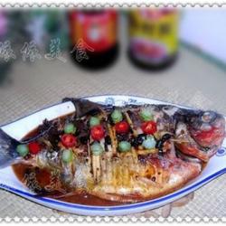 老干妈烧鳊鱼的做法[图]