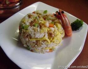 加州核桃鲜虾炒饭[图]