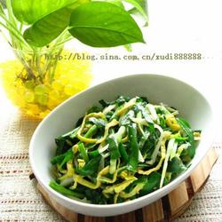 蛋皮笋丝炒韭菜的做法[图]