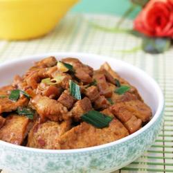 五花肉烧豆腐的做法[图]