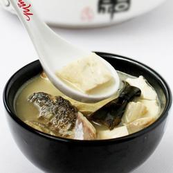 鳙鱼头海带汤的做法[图]