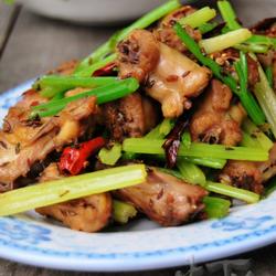 麻辣香芹鸡脖的做法[图]