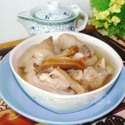 七寸猪蹄目鱼汤的做法[图]