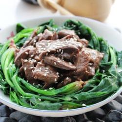 猪肝配菠菜的做法[图]