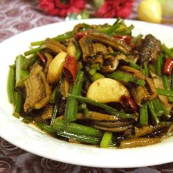 黄鳝炒蒜苗的做法[图]