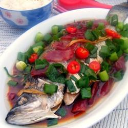 腊肠蒸鱼的做法[图]