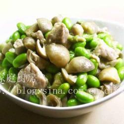 毛豆草菇炒肉丁的做法[图]