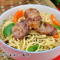 香肠炒面条的做法[图]