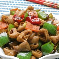 猪肠炒洋葱的做法[图]