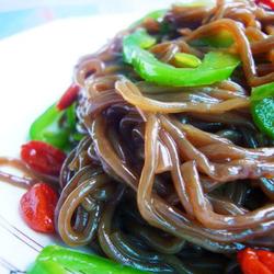 凉拌蕨根粉的做法[图]