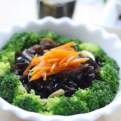 西兰花拌木耳的做法[图]