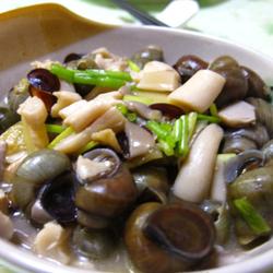 菌菇汤蛳螺的做法[图]