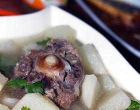 清炖牛尾萝卜汤[图]