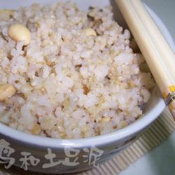黄豆糙米饭的做法[图]