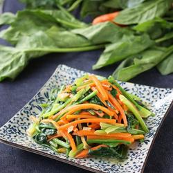 胡萝卜炒菠菜的做法[图]