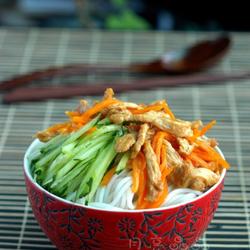 鲜蔬鸡丝面的做法[图]