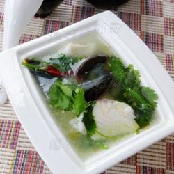 香菜皮蛋鱼片汤的做法[图]