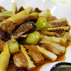 春笋扒羊肉条的做法[图]