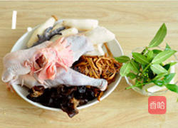 电压力锅无水炖鸡的做法图解1