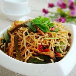 青椒肉丝焖面的做法[图]