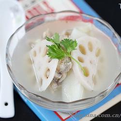 排骨莲藕山药汤的做法[图]