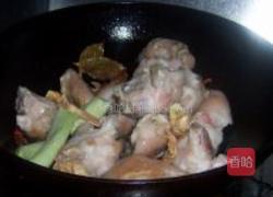 猪脚炖黄豆的做法图解9