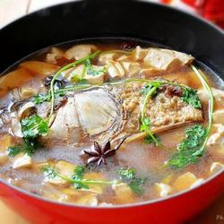 铁锅鱼头炖豆腐的做法[图]