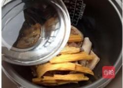 薏米腐竹煲猪肚的做法图解8