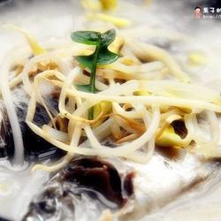 黄豆芽鲫鱼汤的做法[图]