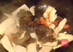 冬笋黑木耳爆肉片的做法图解3