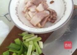 蒜苗炒回锅肉的做法图解1