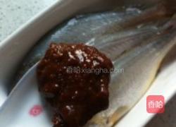 豆酱蒸黄鱼的做法图解2
